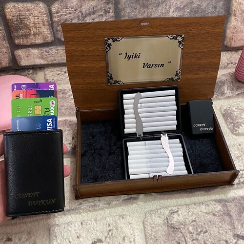 Kişiye Özel Hediye Seti ( Kartvizitlik, Çakmak ve Sigara Kutusu)