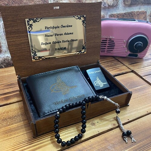 Kişiye Özel Tuğralı Hediye Seti ( Çakmak, Tespih ve Cüzdan)