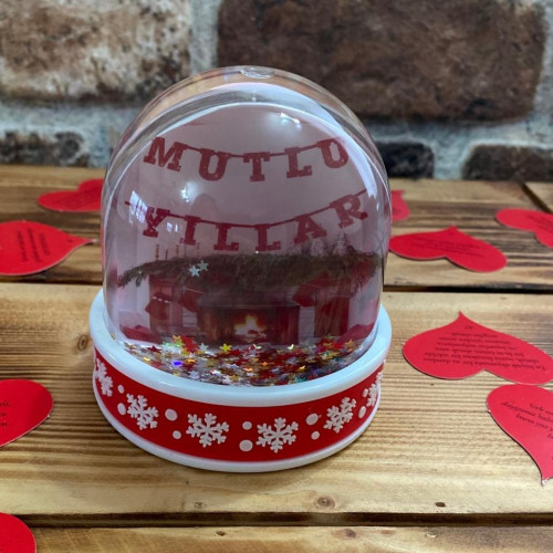 Yılbaşı Hediyesi Kar Küresi Çerçeve - Karlı