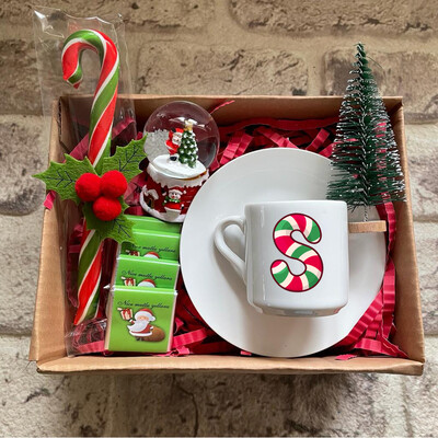 Yılbaşı Hediyesi Kahve Fincanlı Kutu - Şeker Harf